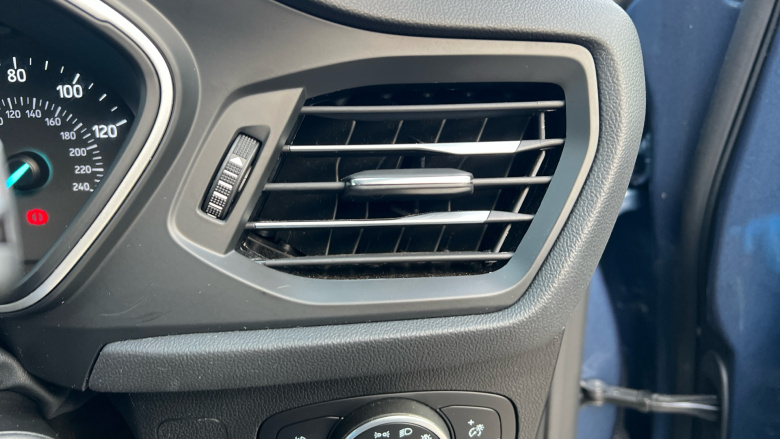 Ford Focus 1.0 EcoBoost 100 Zetec 5dr Petrol Hatchback